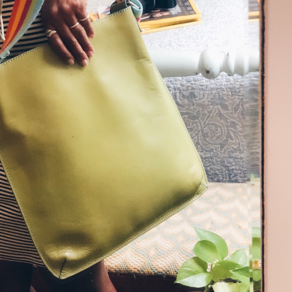 ➳ Gorgeous Lime Green Guia’s Shoulder Bag ➳ - Picture 2 of 7
